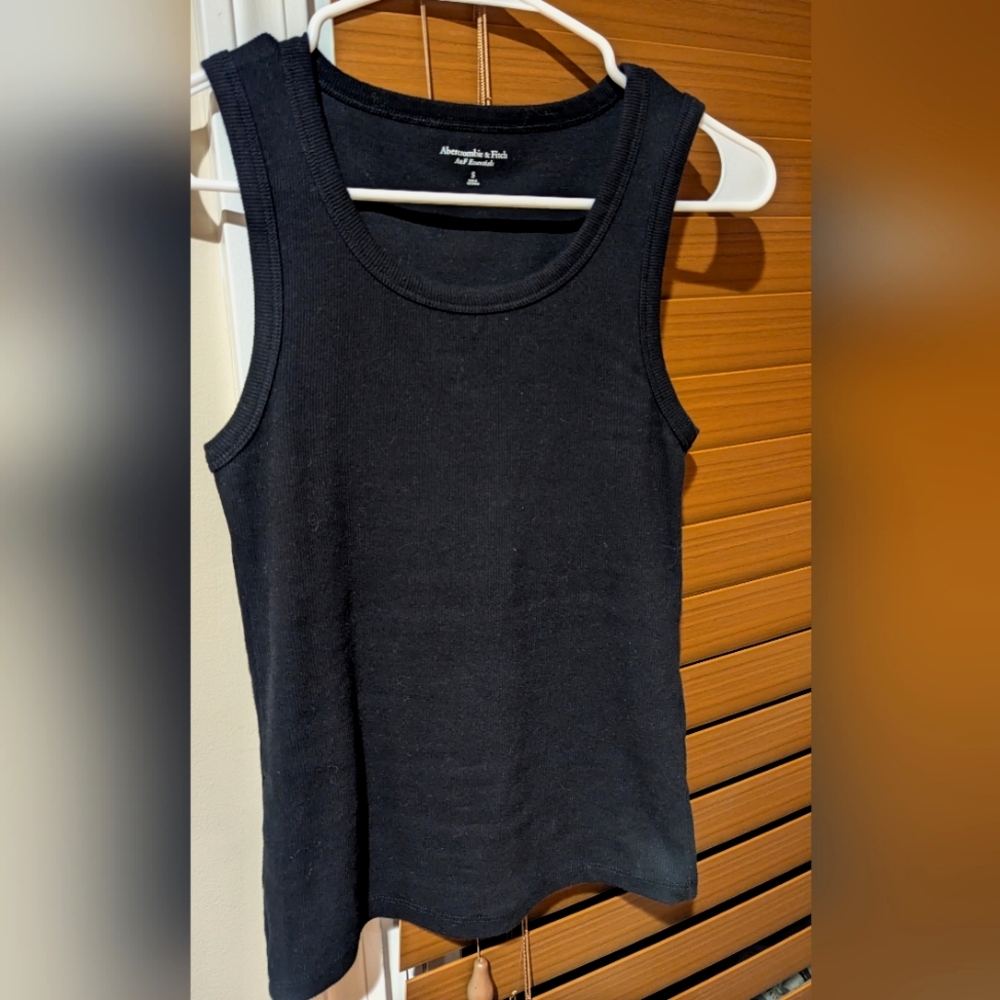 Tuckable ribbed tank top, Abercrombie and Fitch, small.
